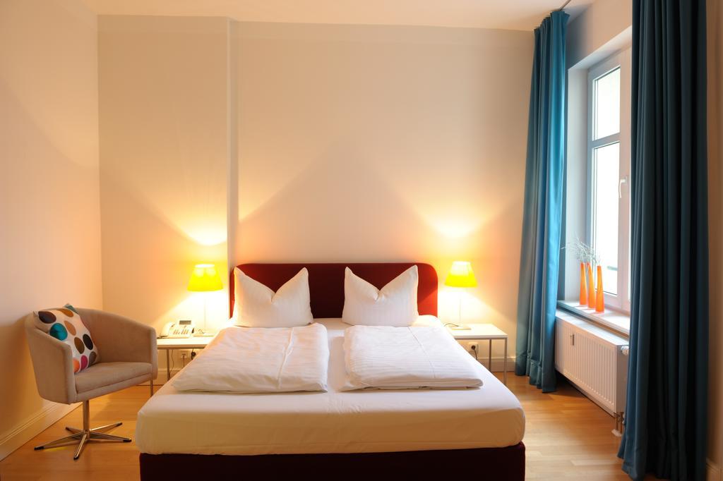 Schlaflounge Hotell Hamburg-Harburg Exteriör bild