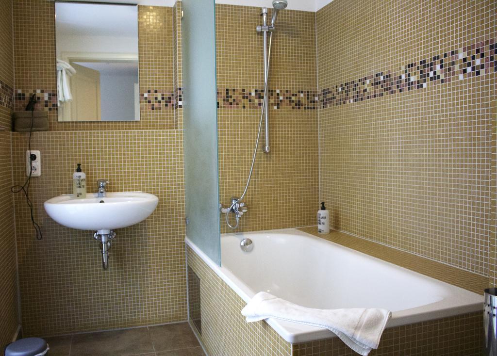 Schlaflounge Hotell Hamburg-Harburg Exteriör bild