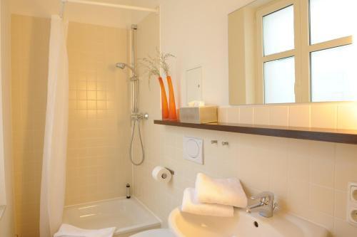 Schlaflounge Hotell Hamburg-Harburg Exteriör bild